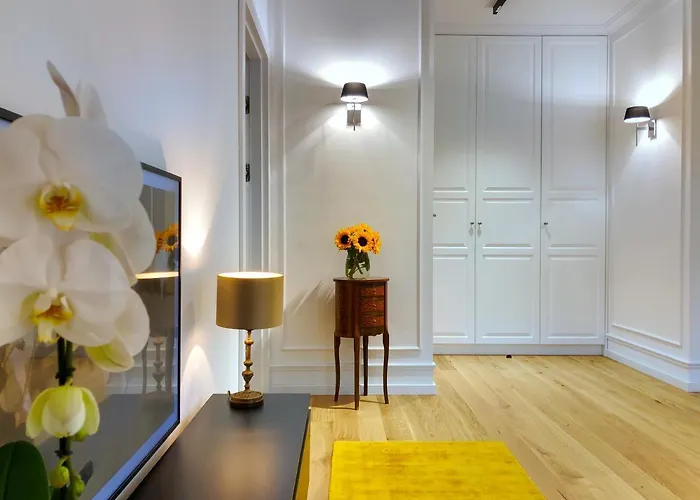 Tom Sawyer's Old Town Apartment *