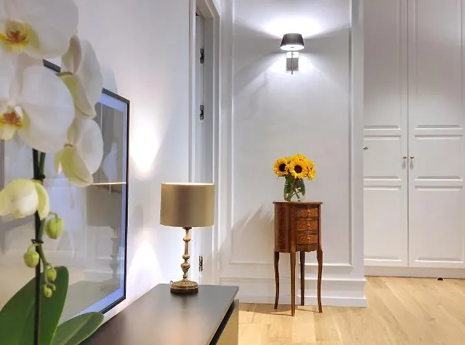 Tom Sawyer's Old Town Apartment *